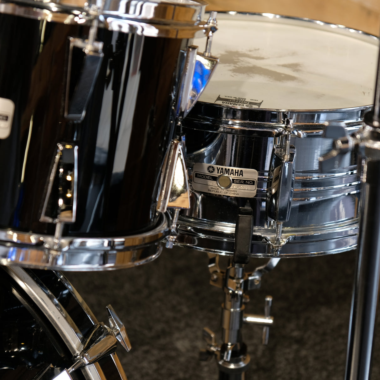 Pre-Owned Yamaha 7000 5 Piece Drum Kit in Black
