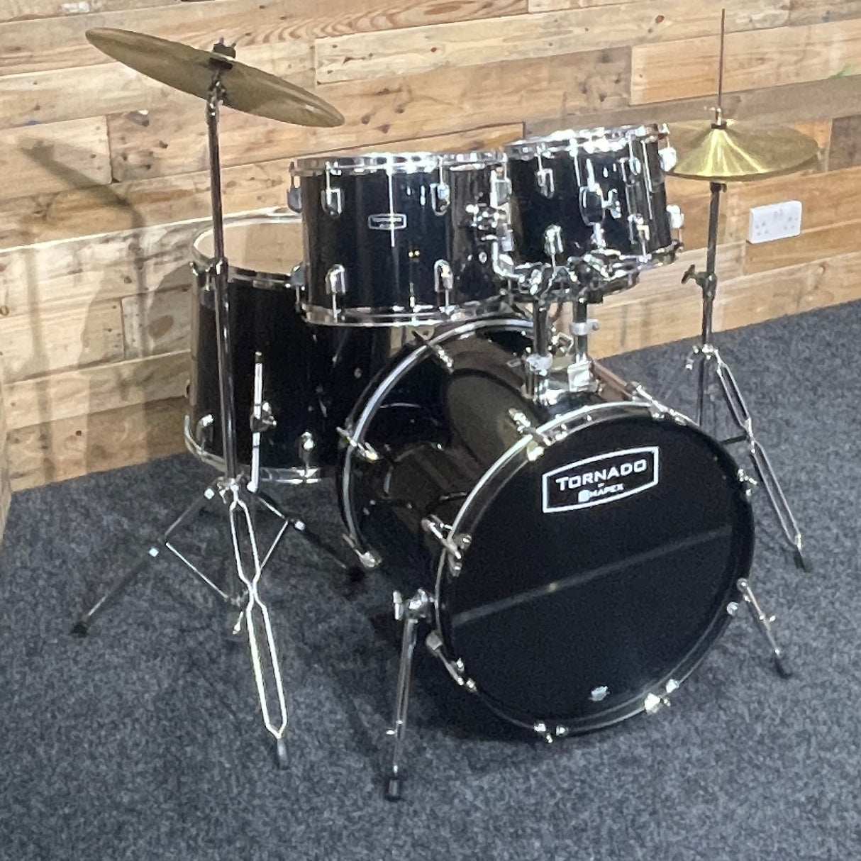Pre-Owned Mapex Tornado 20" Fusion in Black