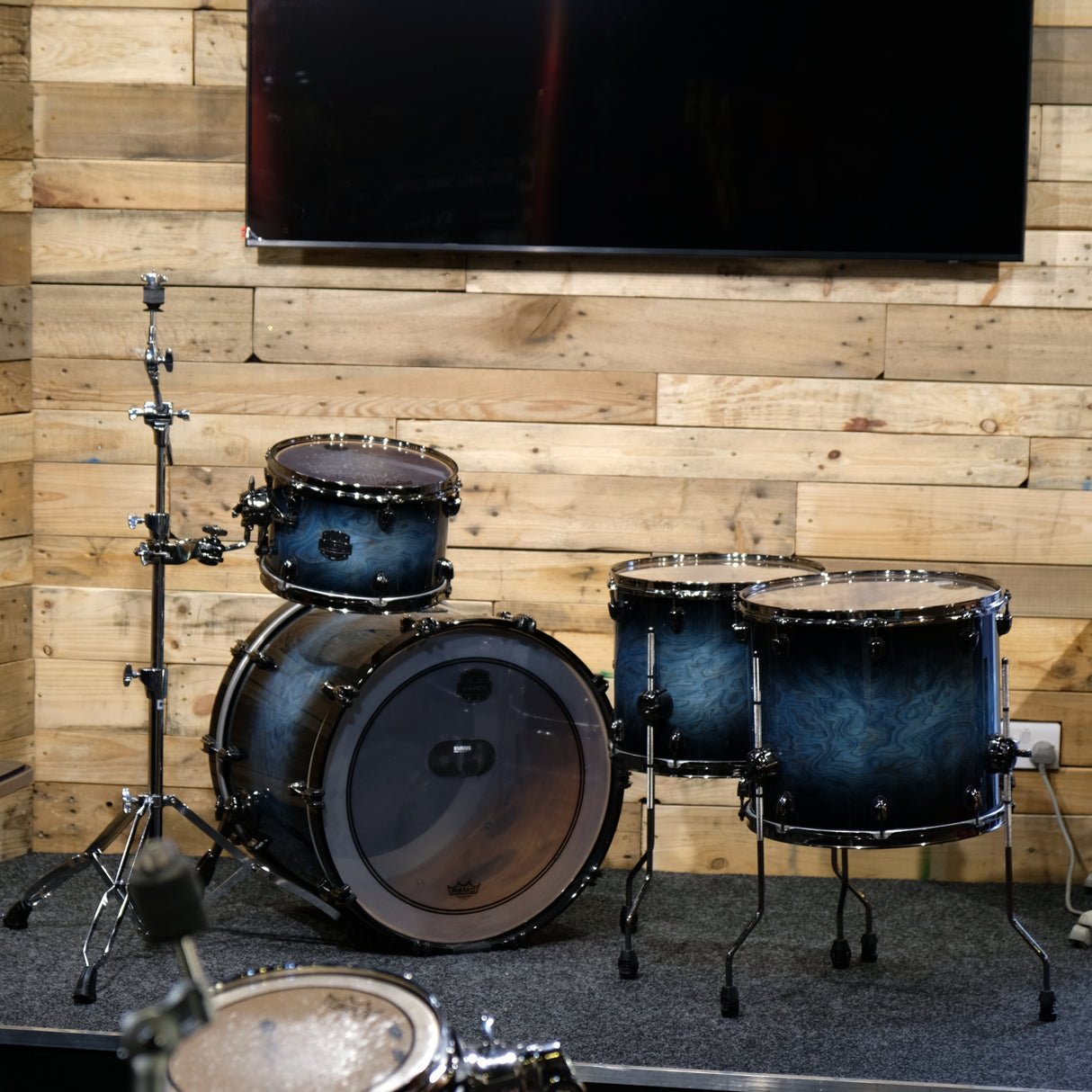 Pre-Owned Mapex Saturn V Drum Kit in Deep Water Maple Burl