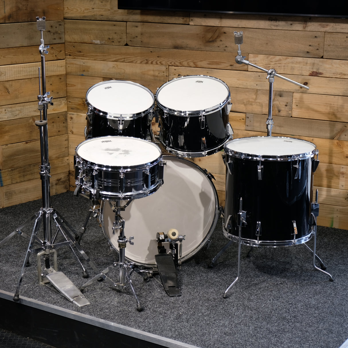 Pre-Owned Yamaha 7000 5 Piece Drum Kit in Black