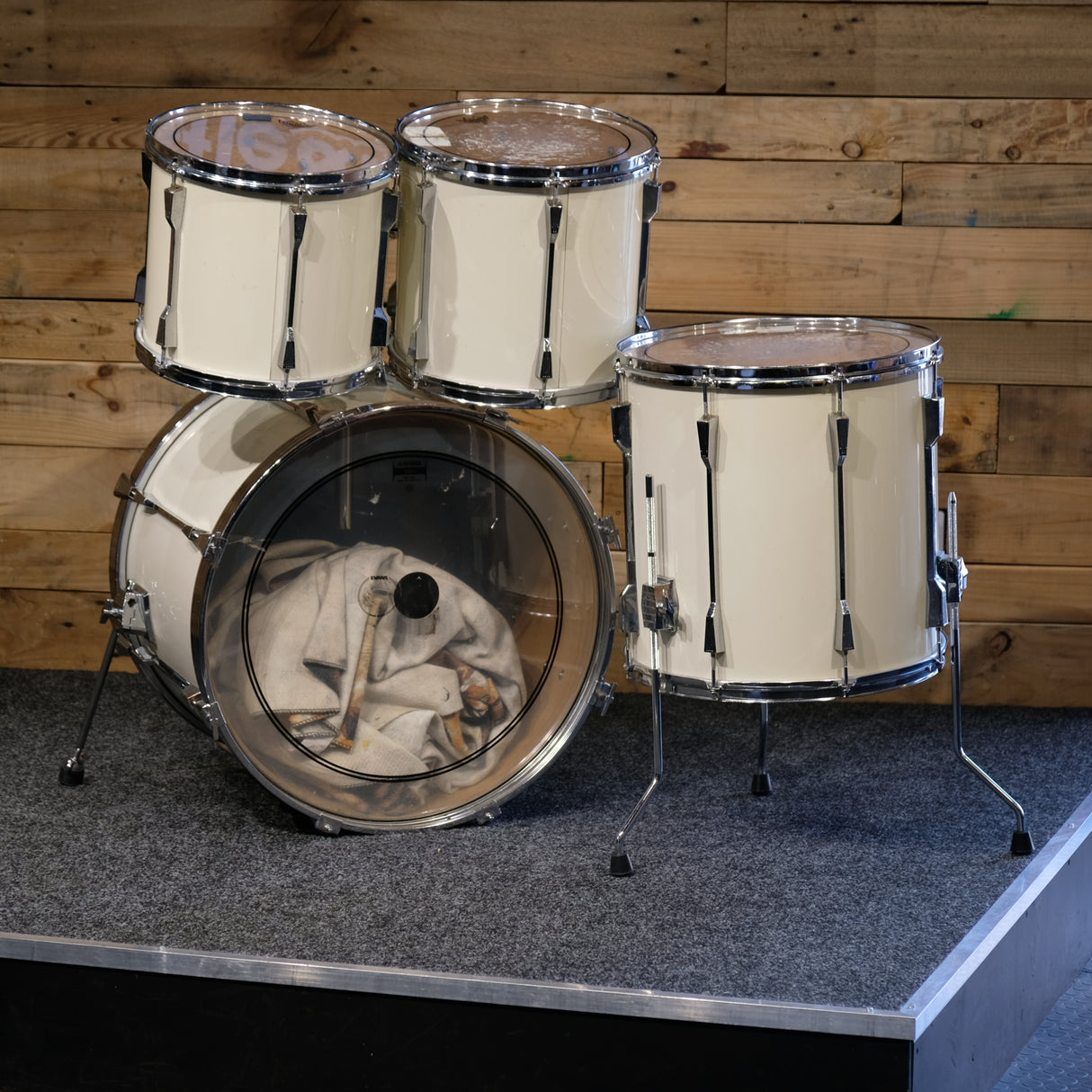 Pre-Owned Tama Rockstar Shell Pack in White (Late '80s)