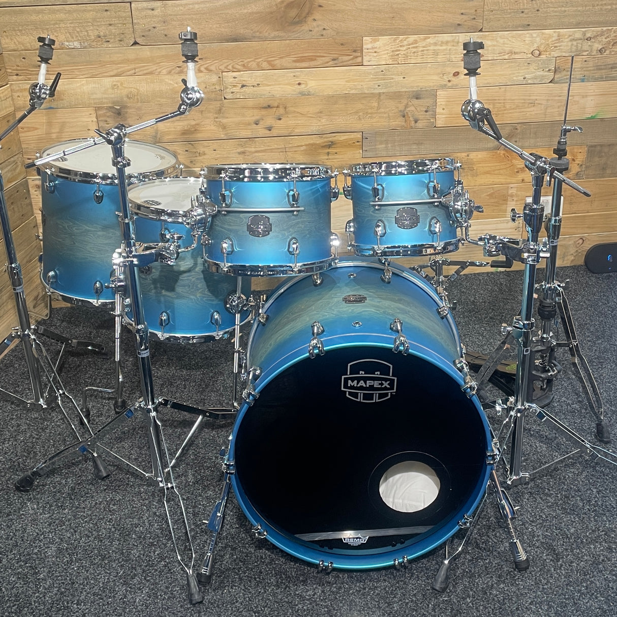 Pre-Owned Mapex Saturn Evolution Maple/Walnut Exotic 5 Piece in Azure Blue