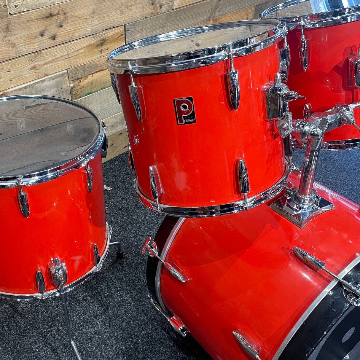 Pre-Owned Premier Royale 4pc Shell Pack in Red