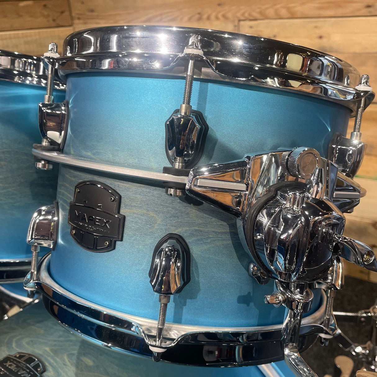 Pre-Owned Mapex Saturn Evolution Maple/Walnut Exotic 5 Piece in Azure Blue