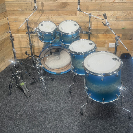 Pre-Owned Mapex Saturn Evolution Maple/Walnut Exotic 5 Piece in Azure Blue