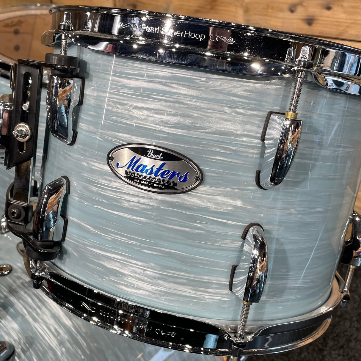 Pre-Owned Pearl Masters Maple Complete Shell Pack In Ice Blue Oyster (4 Piece)